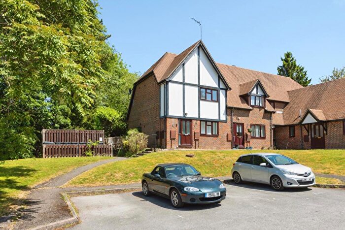 1 Bedroom Terraced House For Sale In Broad Ha'penny, Wrecclesham, Farnham, Surrey, GU10