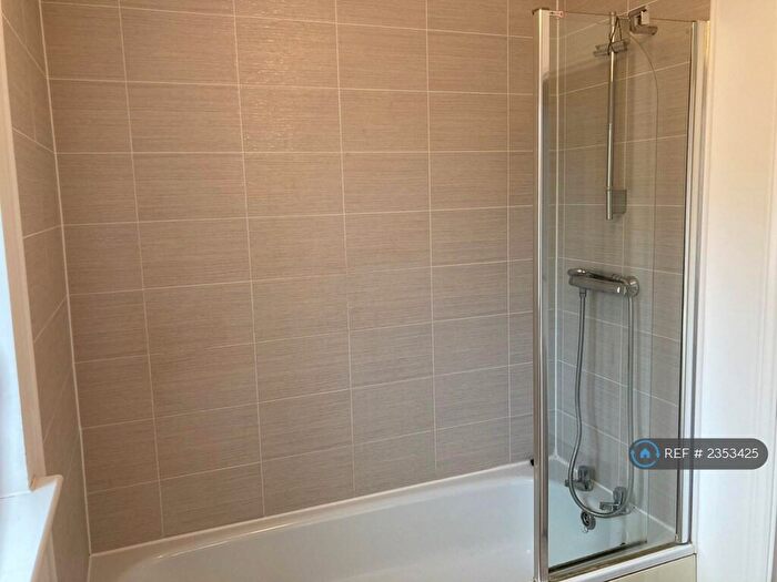 4 Bedroom Terraced House To Rent In Buttercup Avenue, St. Neots, PE19