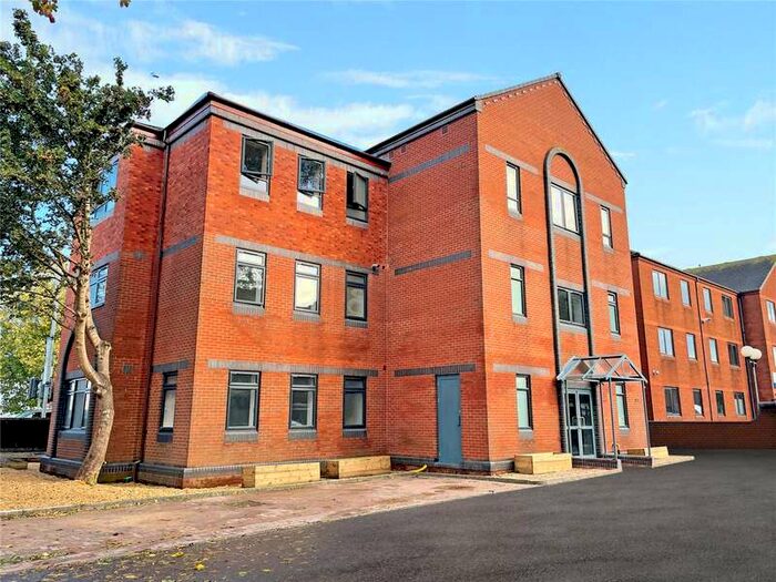 2 Bedroom Apartment To Rent In Church Street, Bridgwater, Somerset, TA6
