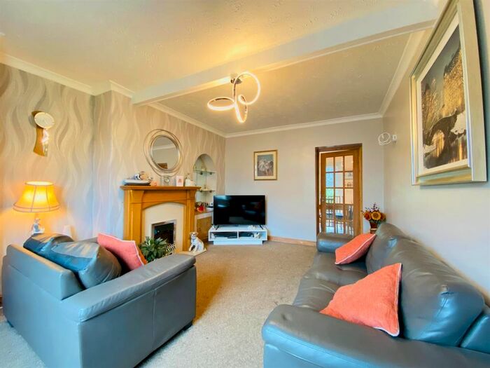 3 Bedroom Semi Detached House For Sale In West Avenue, Uddingston