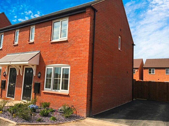 3 Bedroom Semi-Detached House To Rent In Askerton Close, Boulton Moor, DE24