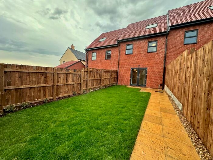 3 Bedroom House To Rent In Charnian Way, Shepshed, Leics, LE12