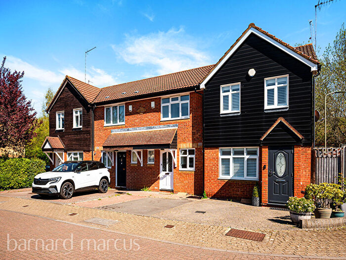 2 Bedroom House To Rent In Artesian Grove, Barnet, EN5