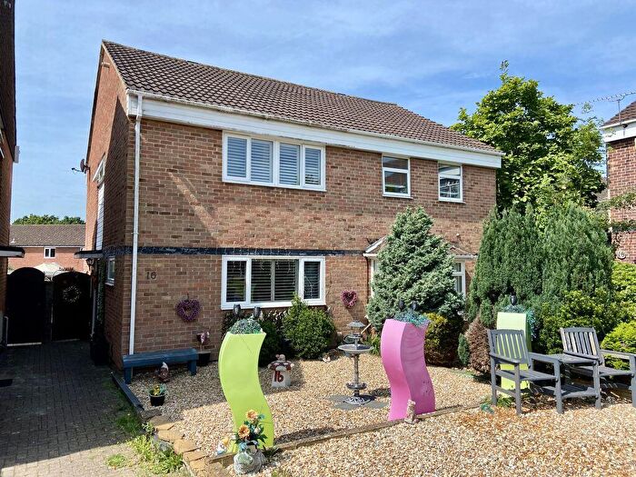 3 Bedroom Semi Detached House For Sale In Walton Court, Fareham, PO15
