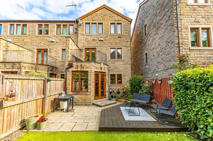 3 Bedroom Semi-Detached House For Sale In Old Mill Lane, Thongsbridge, Holmfirth, HD9