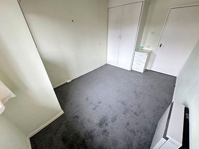 1 Bedroom Flat For Sale In Flat Norton Court, High Street South, Dunstable, Bedfordshire, LU6