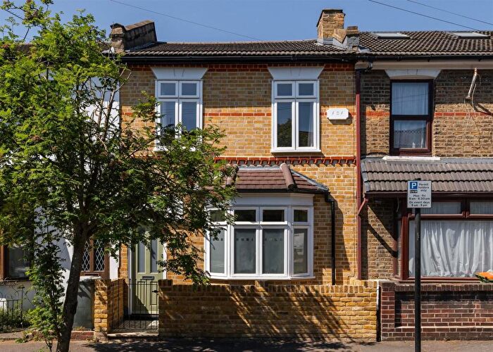 2 Bedroom House For Sale In Trevelyan Road, Forest Gate, E15
