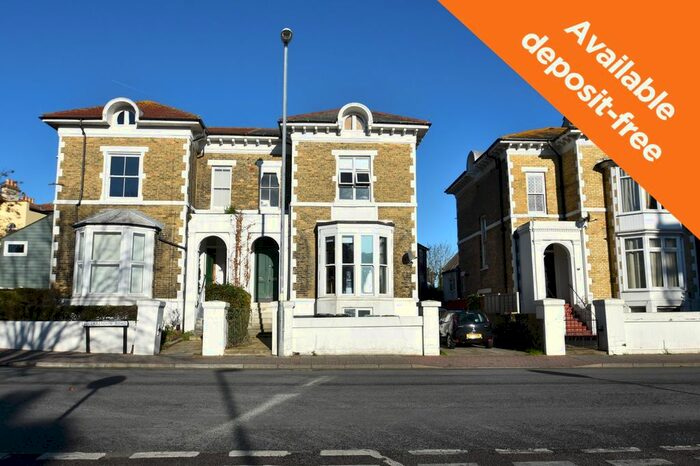 5 Bedroom Flat To Rent In Clarendon Road, Southsea, PO5