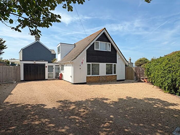 4 Bedroom Detached House For Sale In Thorney Drive, Selsey, PO20
