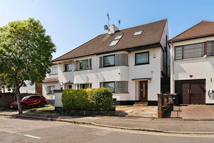 4 Bedroom Property For Sale In Wigram Road, Wanstead, E11