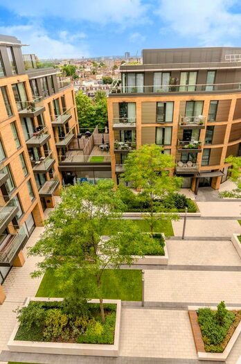 1 Bedroom Flat For Sale In Upper Richmond Road, East Putney, London, SW15