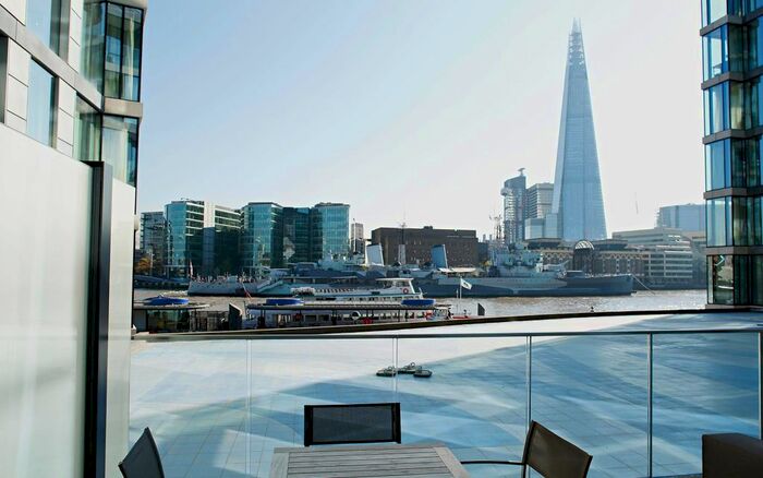 1 Bedroom Flat To Rent In Lower Thames Street, River View, London, EC3R