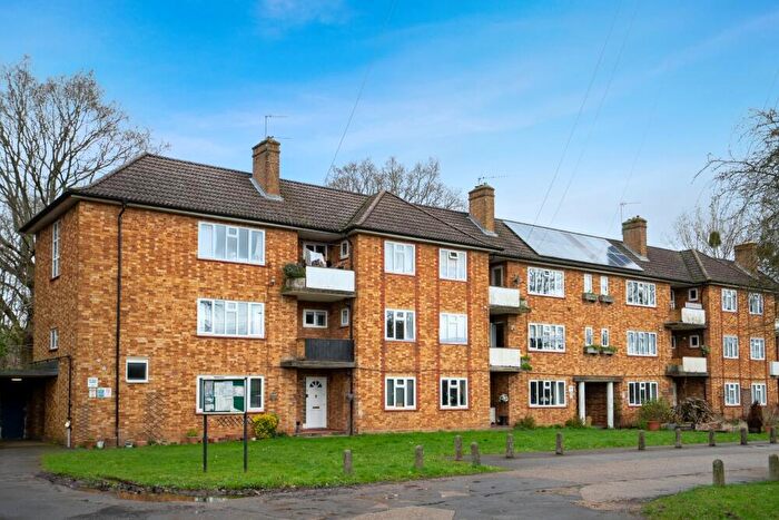 2 Bedroom Apartment For Sale In Stile Meadow, Beaconsfield, HP9