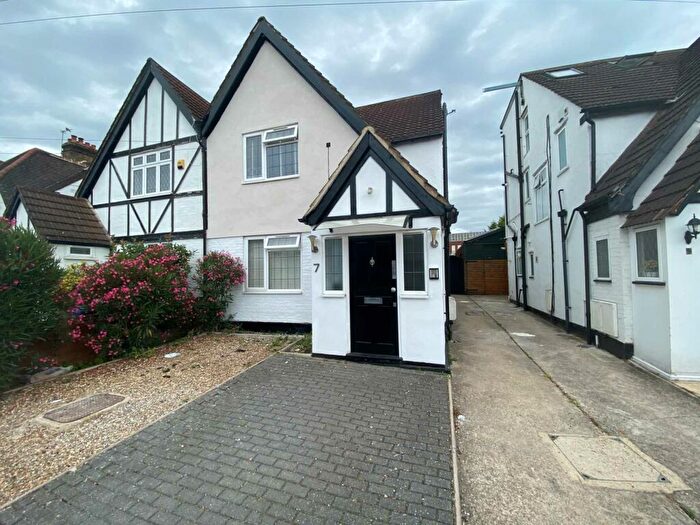 2 Bedroom Maisonette To Rent In Handel Way, Edgware, HA8