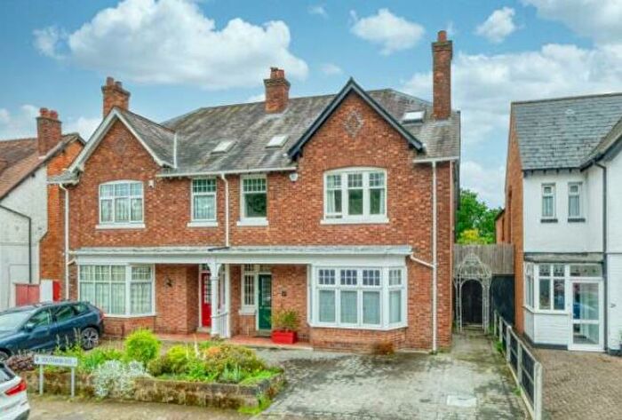 5 Bedroom House To Rent In Southam Road, Birmingham, B28