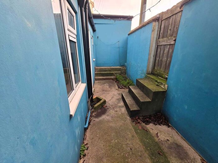 1 Bedroom Flat To Rent In Sackville Road, Hove, BN3