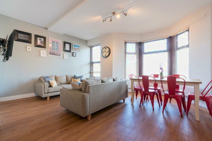 5 Bedroom Terraced House To Rent In Colum Road, Cardiff, CF10