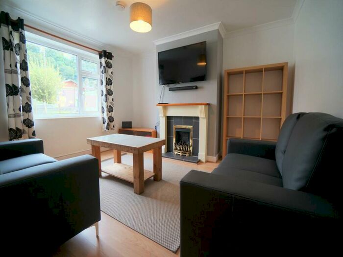 4 Bedroom House To Rent In Ambrose Street, Bangor, Gwynedd, LL57