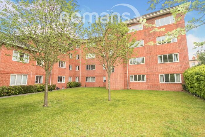 2 Bedroom Apartment To Rent In Kings Oak Court, Reading, RG1