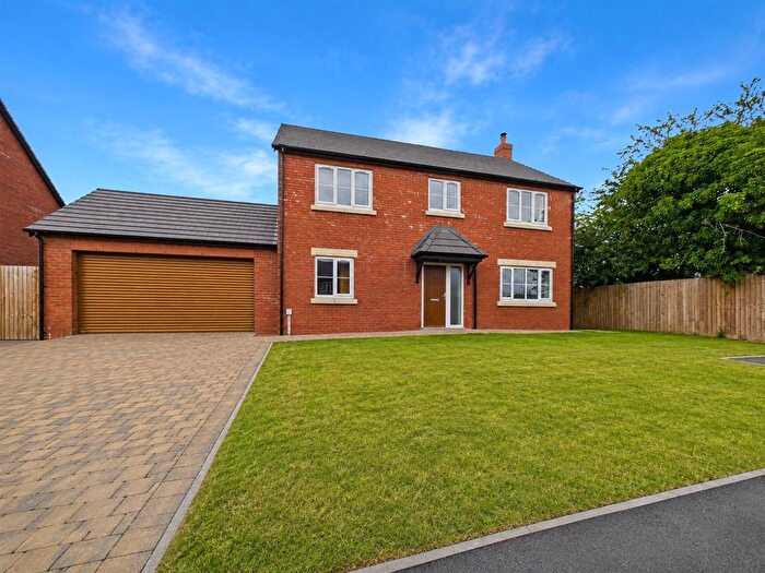 4 Bedroom Detached House For Sale In Kingfisher Way, Morda, SY10