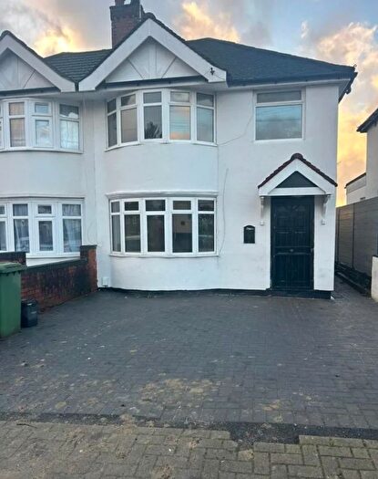 4 Bedroom Semi-Detached House To Rent In Windsor Road, Harrow, Greater London, HA3