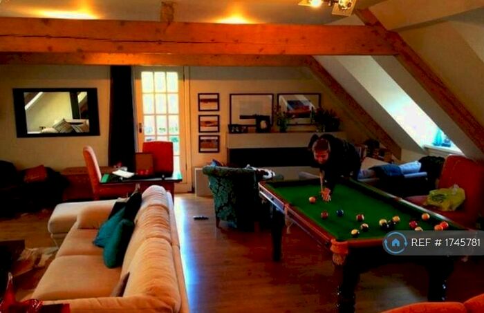 3 Bedroom Penthouse To Rent In Lenham Rd., London, SE12