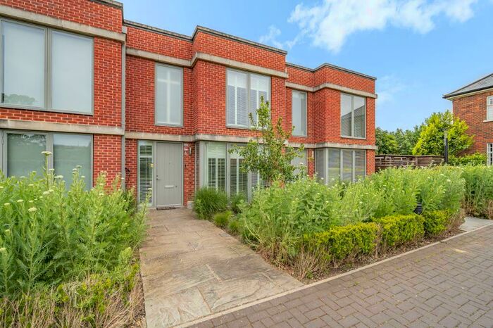 3 Bedroom Terraced House To Rent In Orchard Square, Caversfield, OX27