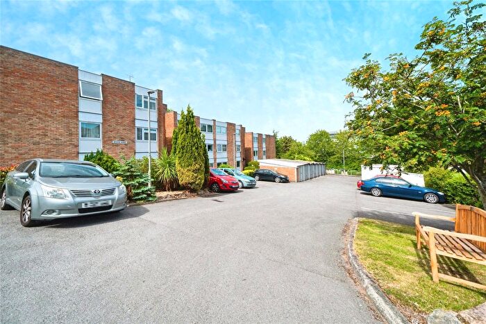 2 Bedroom Flat For Sale In Glebelands Road, Bristol, Avon, BS34