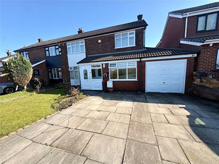 4 Bedroom Semi Detached House To Rent In St. Albans Avenue, Ashton-under-Lyne, Greater Manchester, OL6