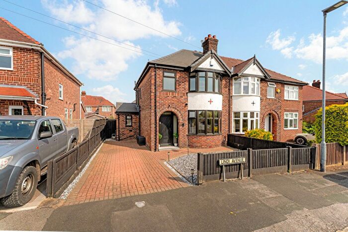 3 Bedroom Semi-Detached House For Sale In Lindi Avenue, Grappenhall, Warrington, WA4
