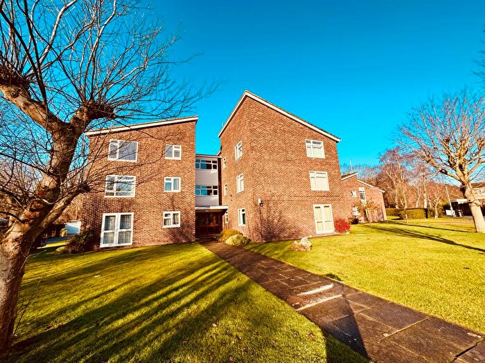 1 Bedroom Flat For Sale In Bradwell Road, Peterborough, PE3