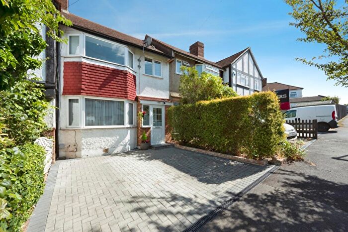 3 Bedroom Terraced House For Sale In Buckland Way, Worcester Park, KT4
