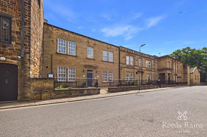2 Bedroom Apartment To Rent In Clare Road, Halifax, West Yorkshire, HX1
