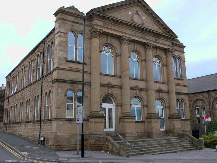 1 Bedroom Apartment To Rent In Fountain Street, Morley, West Yorkshire, LS27