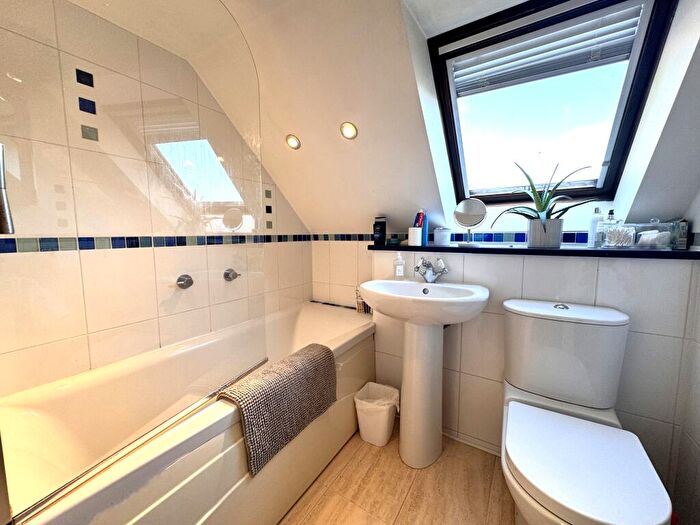 2 Bedroom Character Property To Rent In Howell Hill Close, Mentmore, Leighton Buzzard, LU7