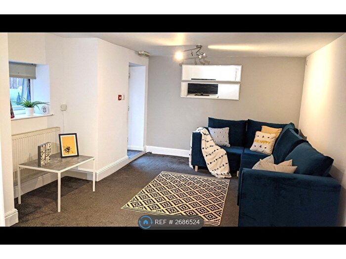 5 Bedroom Flat To Rent In Osbourne Road, Manchester, M19