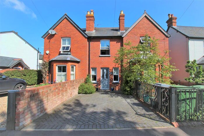 2 Bedroom Terraced House To Rent In Horseshoe Road, Pangbourne, Reading, RG8