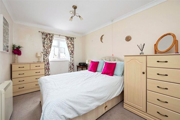 1 Bedroom Flat For Sale In Freshbrook Road, Lancing, West Sussex, BN15