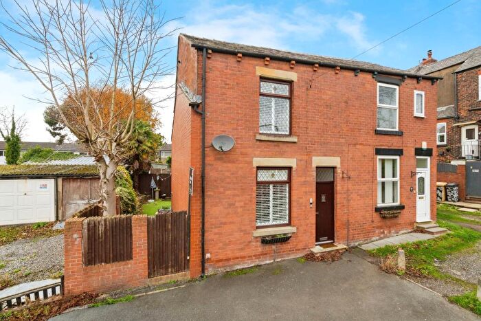 2 Bedroom Semi Detached House For Sale In Medway Drive, Kearsley, Bolton, Greater Manchester, BL4