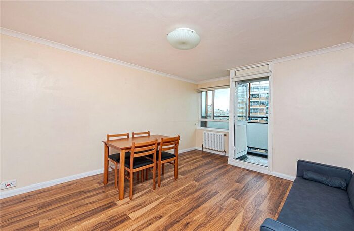 2 Bedroom Flat To Rent In Churchill Gardens, London, Uk, SW1V