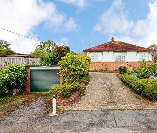 3 Bedroom Bungalow For Sale In Lossenham Lane, Newenden, Kent, TN18
