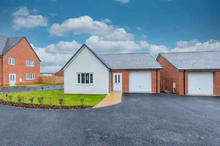 2 Bedroom Detached Bungalow For Sale In Amen Place, Little Addington, Kettering, NN14