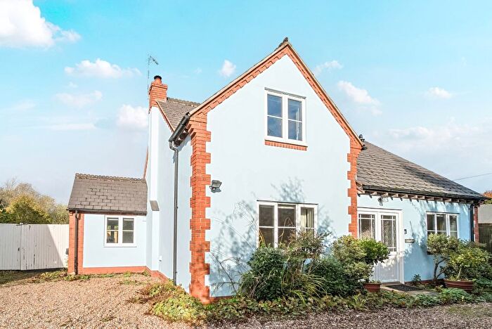 4 Bedroom Detached House To Rent In Old Warwick Road, Warwick, CV35