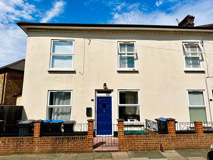 1 Bedroom Flat To Rent In Finborough Road, Tooting Broadway, London, SW17