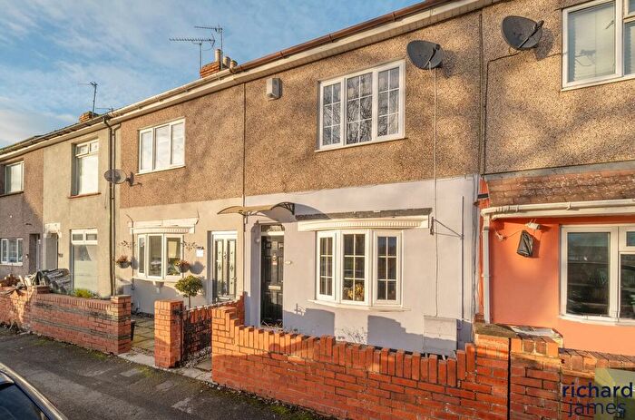 2 Bedroom Terraced House For Sale In Edinburgh Street, Gorse Hill, Swindon, SN2