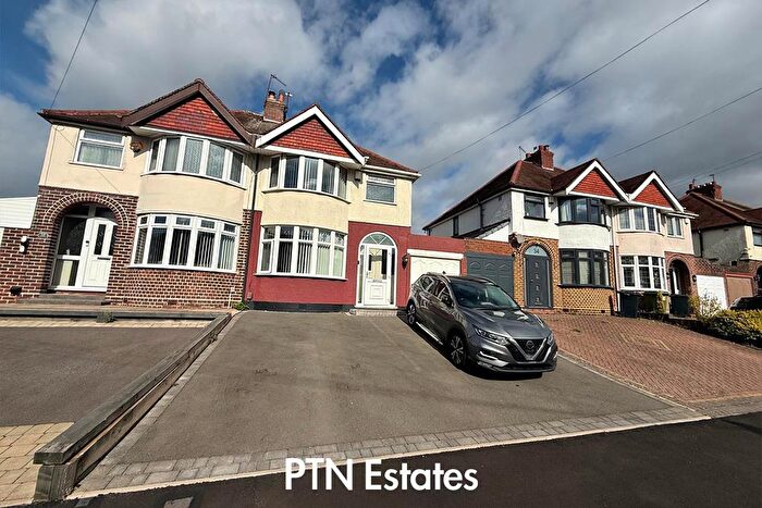3 Bedroom House To Rent In Hilderic Crescent, Dudley, DY1
