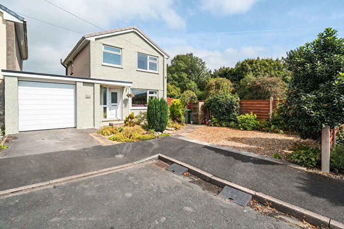 3 Bedroom Link Detached House For Sale In Scafell Drive, Kendal, Cumbria, LA9