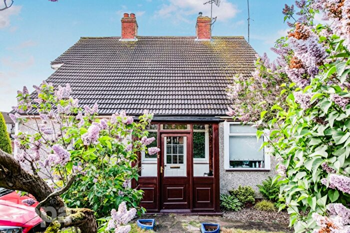3 Bedroom Semi-Detached House For Sale In Highfield Avenue, Erith, DA8