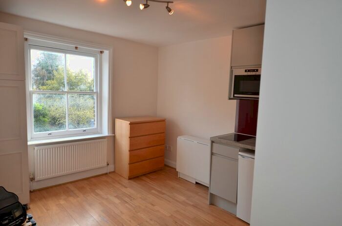 Studio To Rent In Alexandra Grove, London, N4