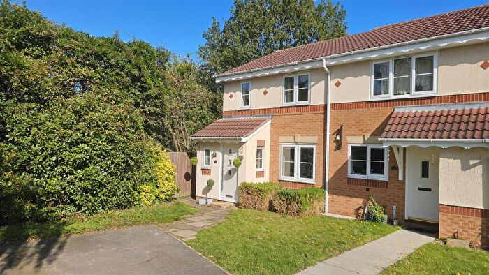 3 Bedroom Semi-Detached House For Sale In Sandpiper Close, Bingham, Nottingham, NG13